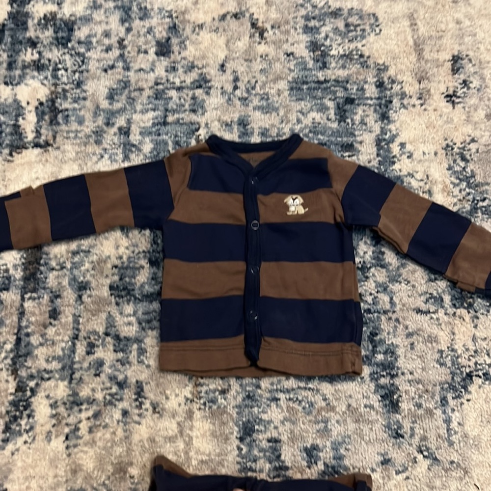 Carters newborn outfits (B-4) - Picture 3 of 8